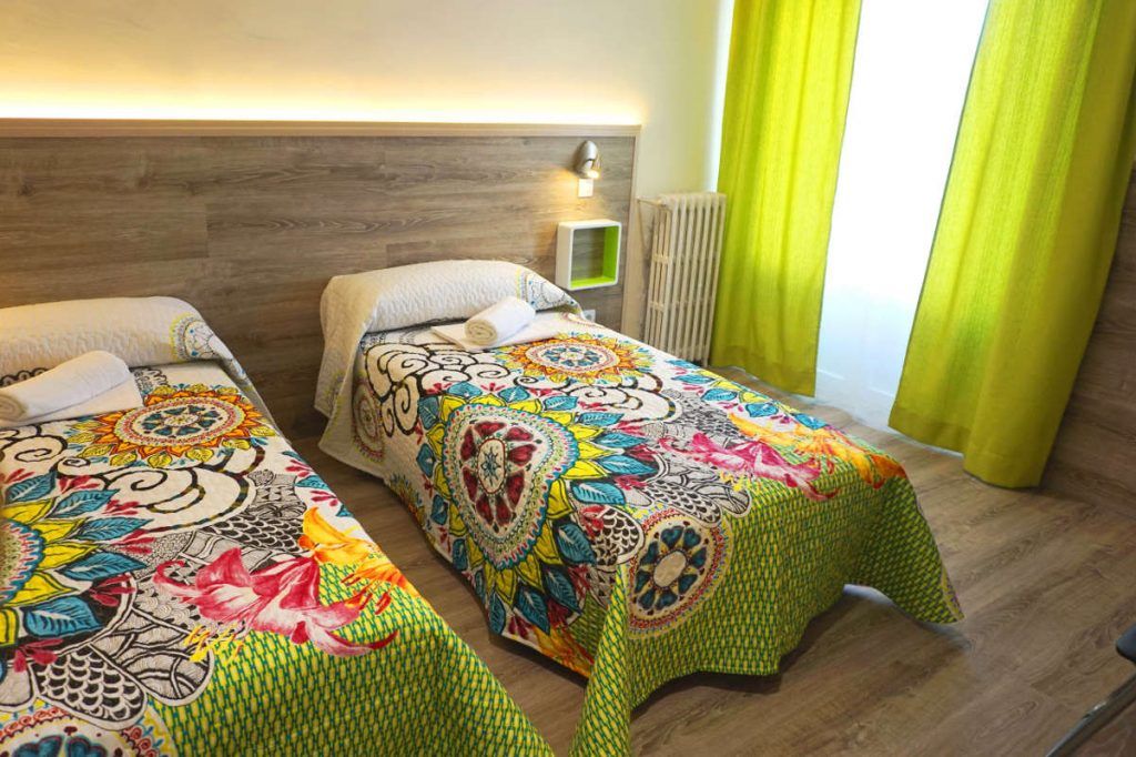 Habitación Doble TWIN con baño compartido