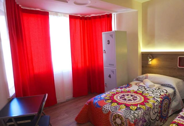 Habitación Doble TWIN con baño compartido