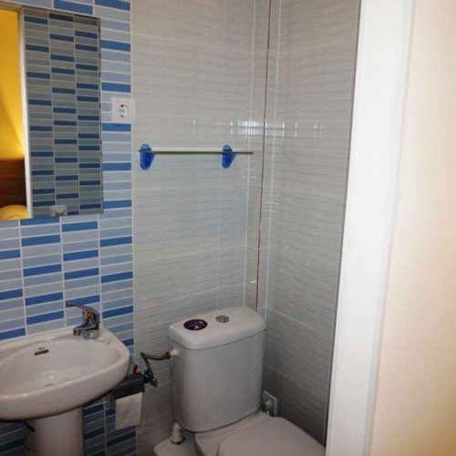 habitación doble con baño