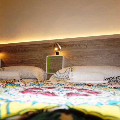 habitación doble con baño