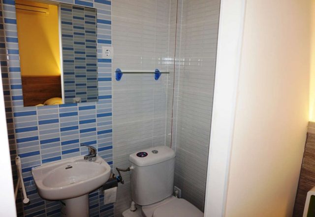 Habitación Doble TWIN con baño PRIVADO